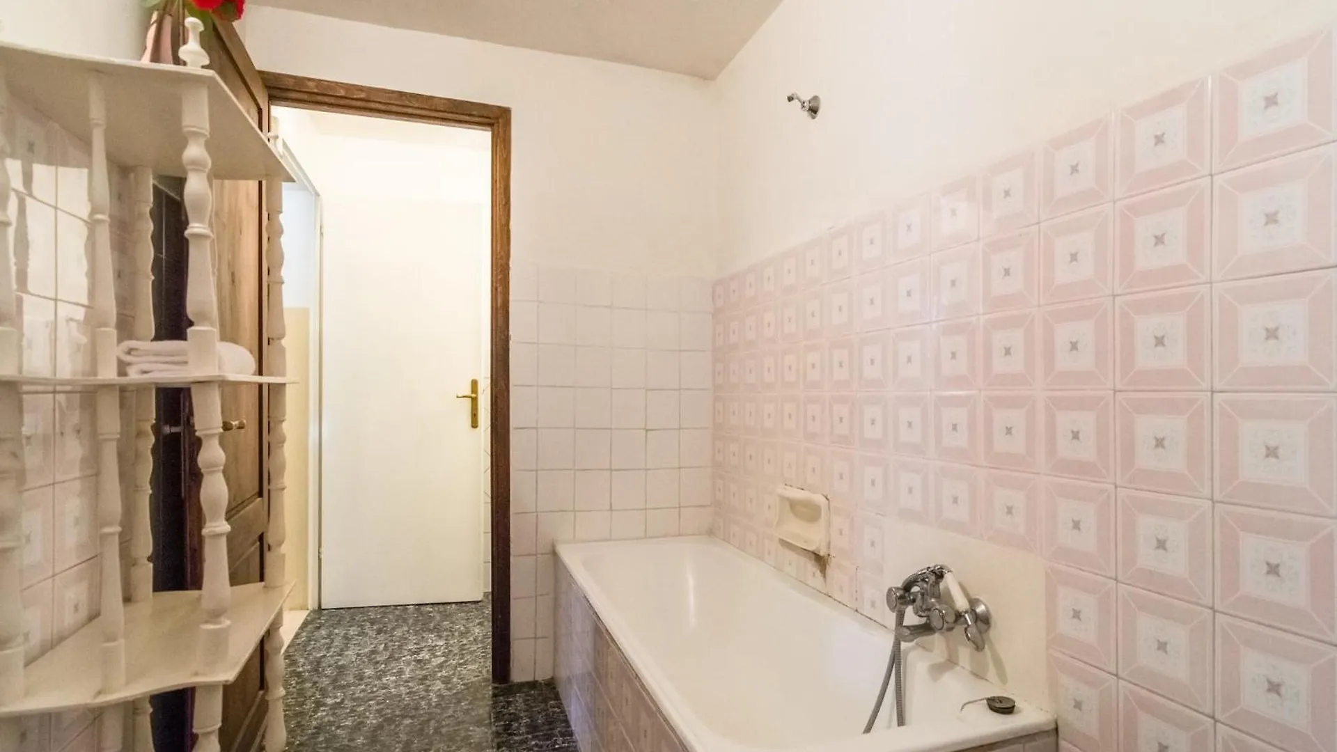 Cosy Farmhouse In Bacchereto With Swimming Pool Carmignano Italy