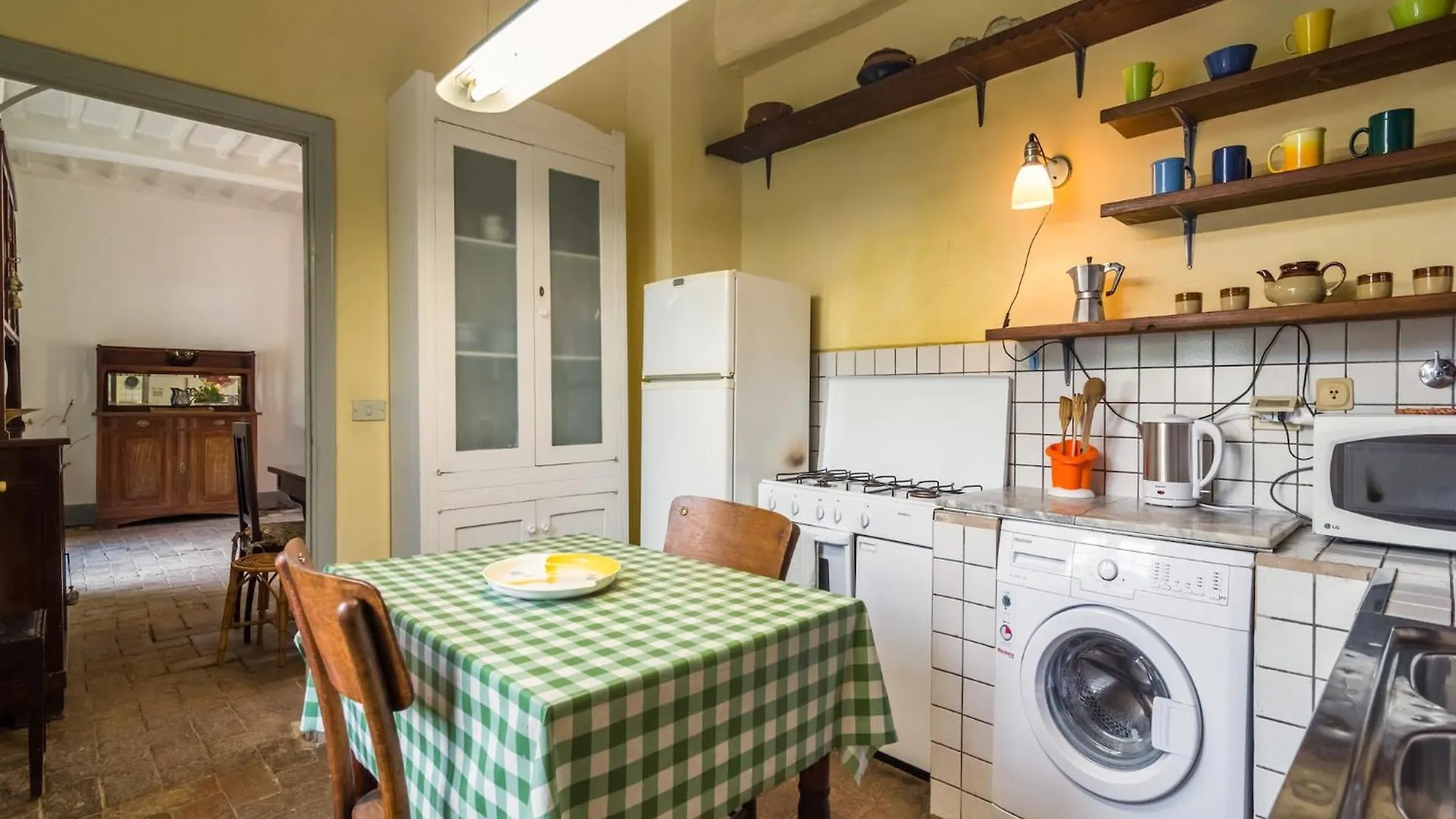 Cosy Farmhouse In Bacchereto With Swimming Pool Carmignano