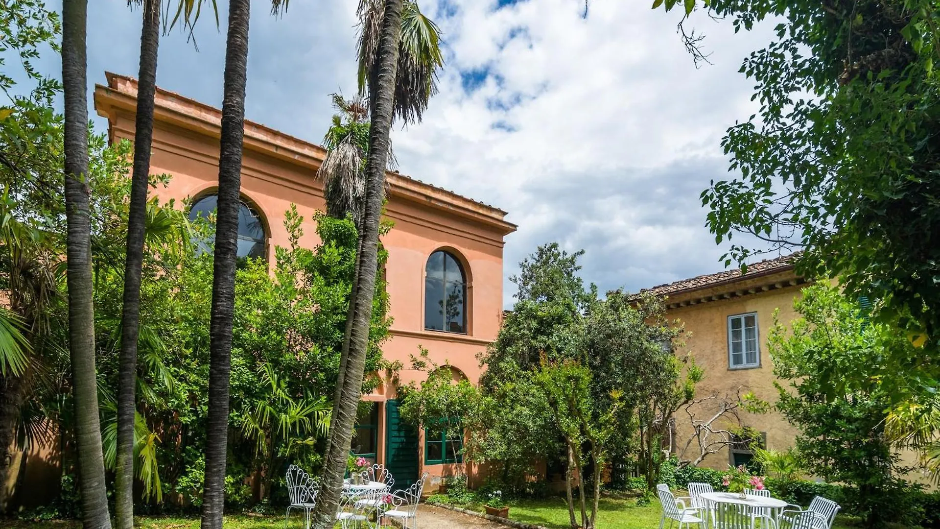 Cosy Farmhouse In Bacchereto With Swimming Pool Carmignano