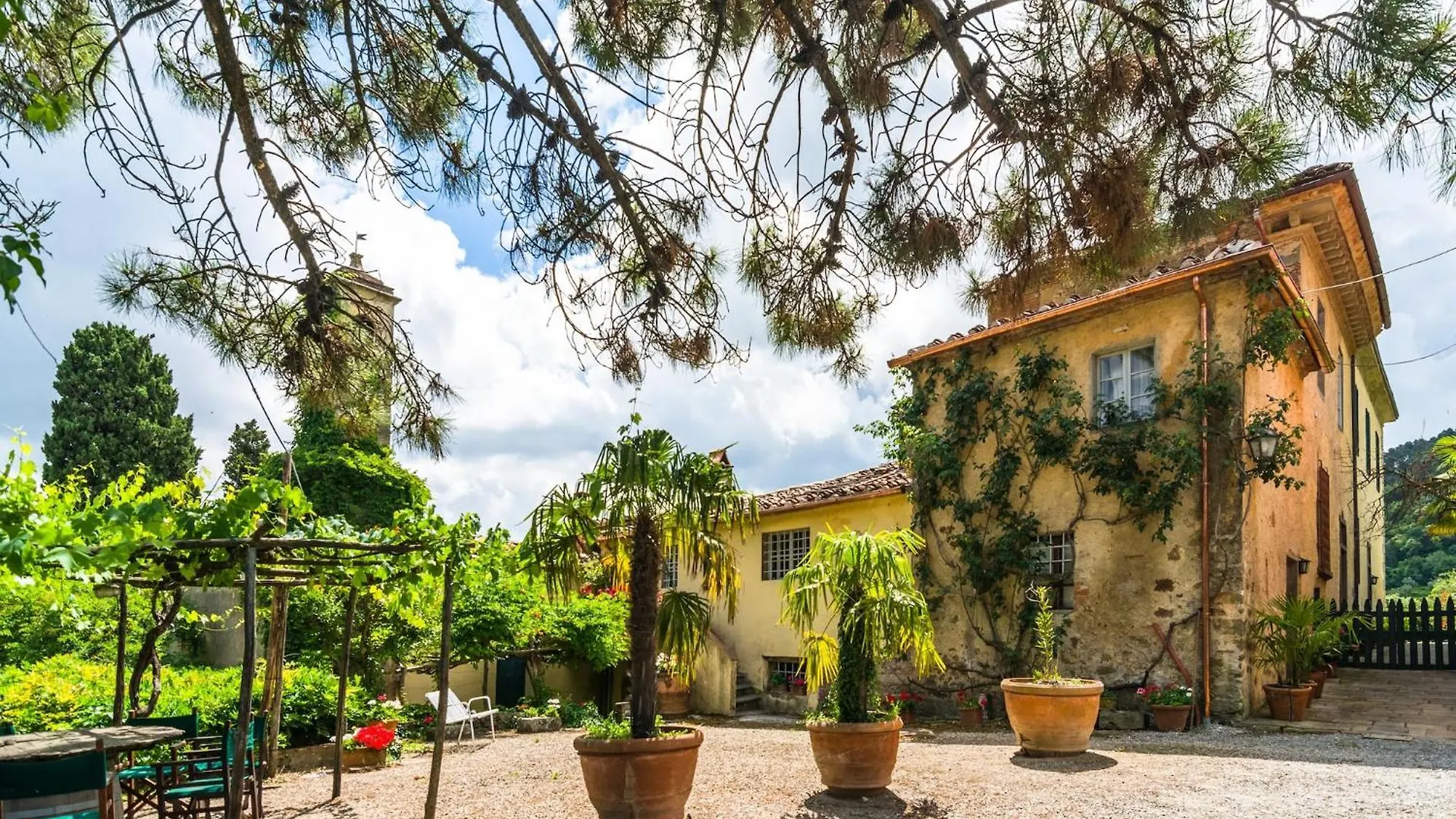 Holiday home Cosy Farmhouse In Bacchereto With Swimming Pool Carmignano Italy