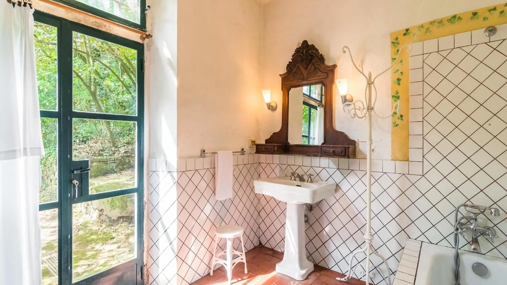 Cosy Farmhouse In Bacchereto With Swimming Pool Carmignano