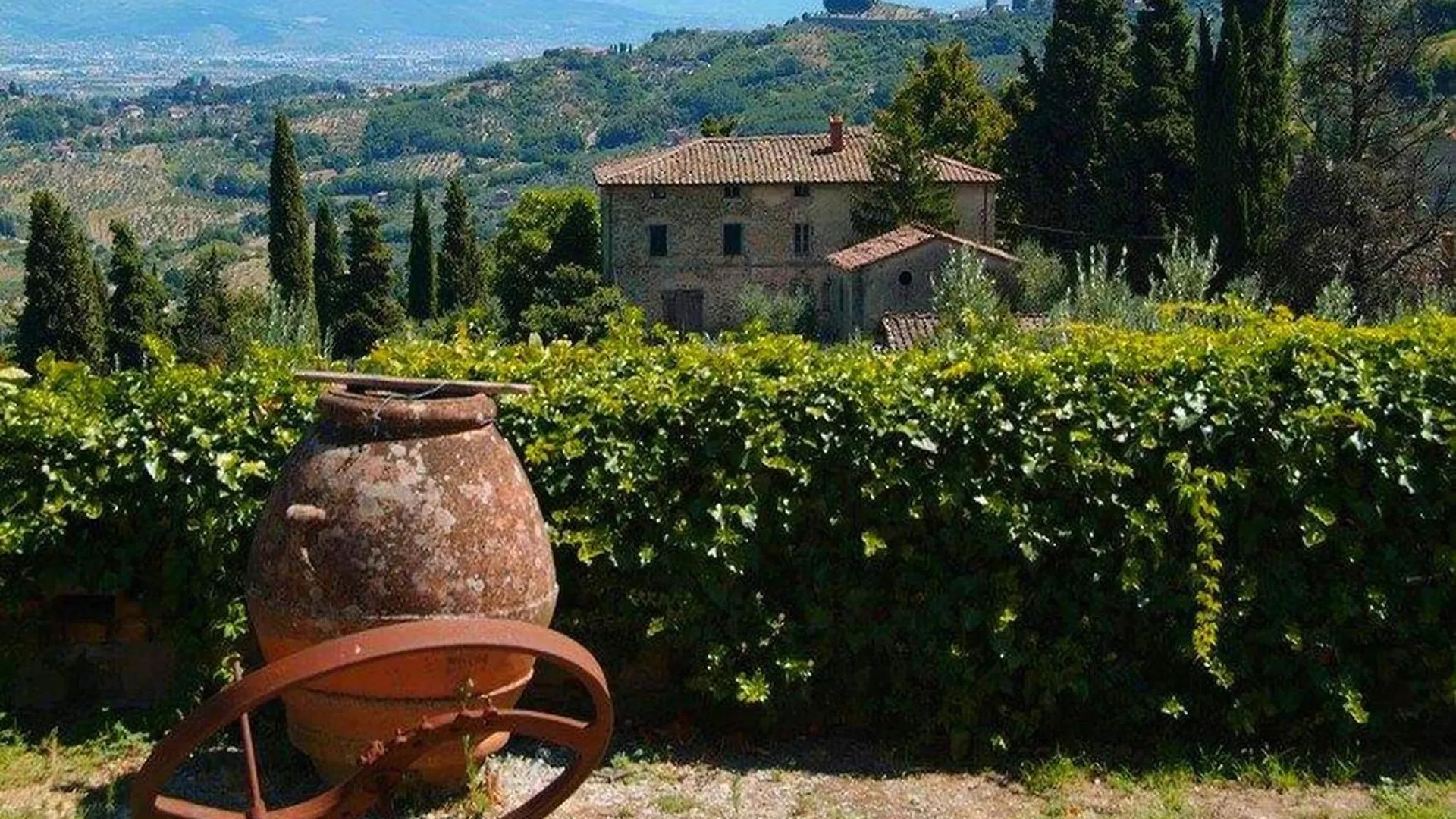 Cosy Farmhouse In Bacchereto With Swimming Pool Carmignano